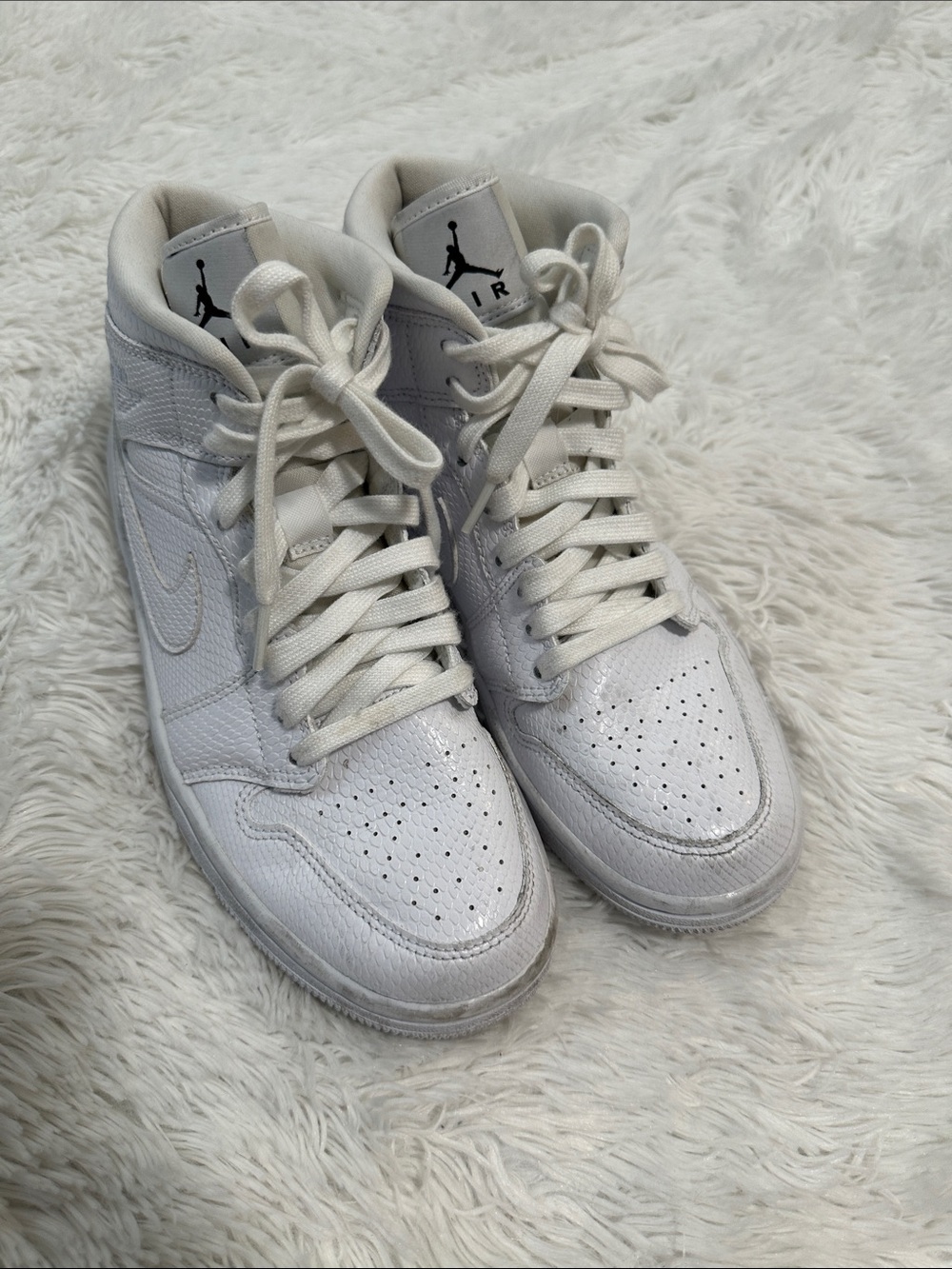💕 Jordan 1 Mid white Snakeskin Sneaker